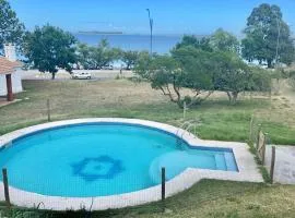 Apartamento con excelente ubicación y vista al Rio y hermosa piscina súper disfrutable
