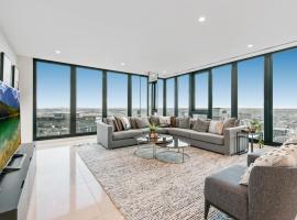 Melbourne City Apartments Panoramic Skyview Penthouse，位于墨尔本南墨尔本市场附近的酒店