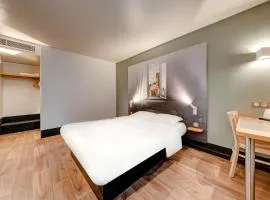 B&B HOTEL Louveciennes