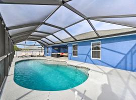 15 Mi to Beach Home with Pool in Cape Coral，位于珊瑚角的酒店