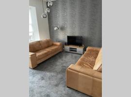 Bellshill central apartments，位于贝尔斯希尔Bothwell Services M74附近的酒店