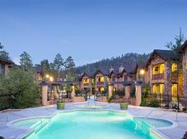 蓝绿假日大熊村登高度假系列公寓式酒店，位于大熊湖Alpine Slide at Magic Mountain附近的酒店