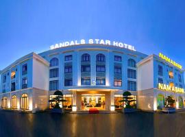 Sandals Star Hotel，位于Ðưc Trọng的酒店