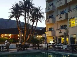 Sah alnoum hotel，位于伊尔比德的酒店