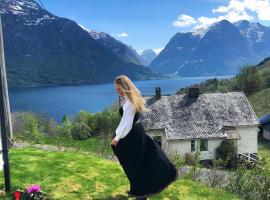 Tunold Gård - Kårhus，位于Mindresunde的酒店