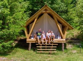 Adrenaline Check Camping，位于博维茨的露营地