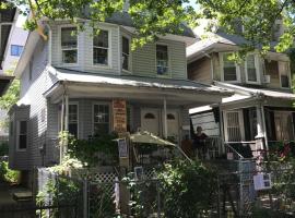 CLASSICAL AMERICAN Homestay HOUSE，位于布鲁克林的酒店