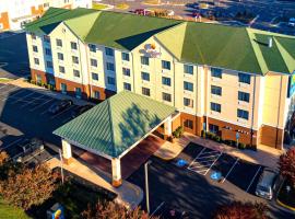 Comfort Inn Near Quantico Main Gate North，位于邓弗里斯的酒店