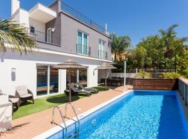 CoolHouses Algarve, Casa Marisa, V5 Burgau，位于布尔高的度假屋