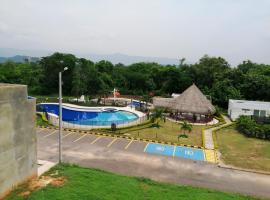 Casa Isabella (En condominio campestre)，位于托凯马的酒店