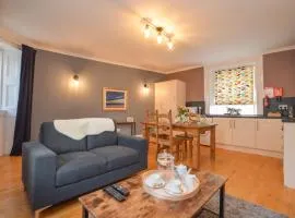 The Gallery Apartment - Oban Town Centre Apartment, Walkable to Ferry Terminal