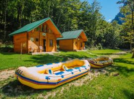 Waterfall Rafting Center，位于Šćepan-Polje的酒店
