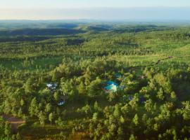 Hidden Valley Wilderness Lodge，位于圣伊格纳西奥的木屋