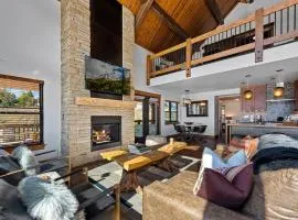 Lakefront Escape Two Large Patios, Jacuzzi and Indoor Outdoor Fireplace