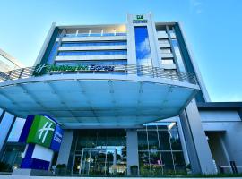 Holiday Inn Express Asuncion Aviadores , an IHG Hotel，位于亚松森帕西欧拉加莱里亚购物中心附近的酒店