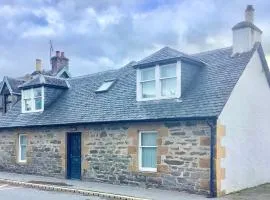 Comfy 3-Bed Cottage in Newtonmore