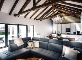 Luxury Villa Mala，位于普利拉卡的酒店