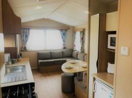 Poplar Deluxe Holiday Home，位于英戈尔德梅尔斯的酒店