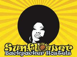 Sunflower Beach Backpacker Hostel & Bar，位于里米尼的青旅