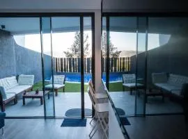 Casa Aire de Mar, modern house with private pool, overlooking Baviera golf, within walking distance of beach