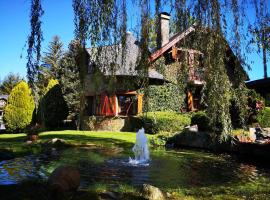 Chalet con gran jardín en Llivia，位于利维亚的乡间豪华旅馆