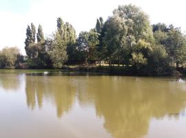 Rosy Garden in the winter，位于Lichtervelde的酒店