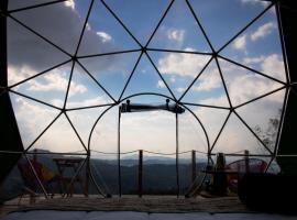 Samaná Ecohabs Glamping，位于Supatá的酒店