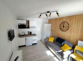 Cocon d'altitude - Studio avec vue sur les pistes，位于莱索尔Les Orres 1650附近的酒店