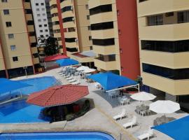 CALDAS NOVAS - GO - Apartamento Parque das Aguas Quentes bloco 1 - em frente Clube Privê，位于卡达斯诺瓦斯自由广场附近的酒店