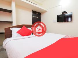 OYO 77779 Giri Palace，位于Samayapuram的酒店