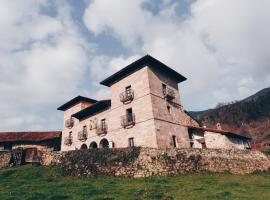 Arha Casona de Carmona (Antiguo Parador de Carmona-Cantabria)，位于Carmona的酒店