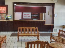 SMART HOTEL - formerly Econo Lodge，位于贝克利的酒店