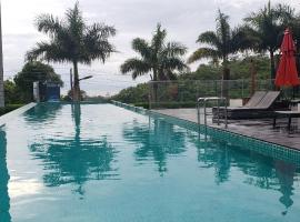 Loft Praia Brava - Itajaí Camboriú piscina e playground，位于伊达贾伊的酒店