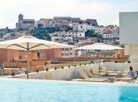 El Puerto Ibiza Hotel Spa，位于伊维萨镇的带按摩浴缸的酒店