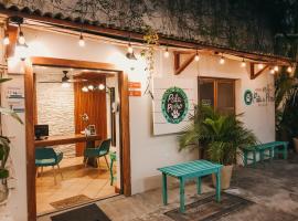 Hostal & Suites Pata de Perro，位于巴卡拉尔的酒店