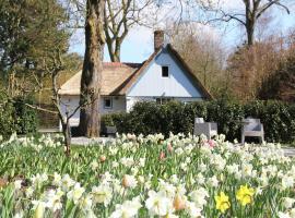 Romantic farmhouse close to the forest，位于卑尔根的酒店