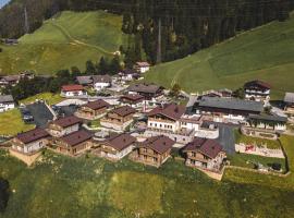 Farm Resort Geislerhof -Family Chalet-，位于盖洛斯的度假村