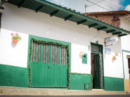 HOTEL LOS EMPEDRADOS，位于Guadalupe的酒店