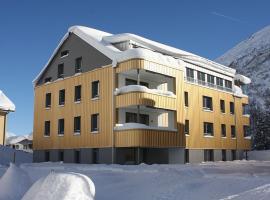 Realp-Andermatt 3,5 locali al centro delle piste di sci di fondo con giardino privato Piste da sci Andermatt raggiungibili direttamente prendendo il treno davanti a casa，位于Realp的高尔夫酒店