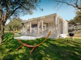 Maistra Camping Amarin Mobile homes，位于罗维尼的宠物友好酒店