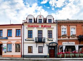 Gościniec Asticus，位于雅罗斯瓦夫的酒店