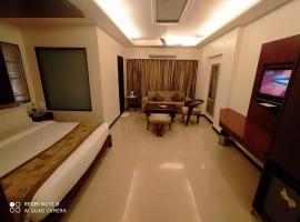 Kyriad Hotel Indore by OTHPL，位于印多尔印多尔机场 - IDR附近的酒店