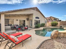 Magnificent Maricopa Home 34 Mi to Phoenix!，位于Maricopa的酒店