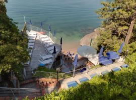 伊尔尼多酒店，位于特拉罗的酒店