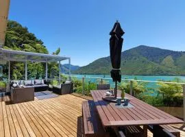 Aquamarine Dreams - Marlborough Holiday Home