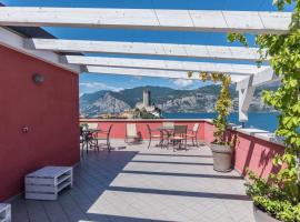 APPARTAMENTI Residence La Pergola，位于马尔切西内的酒店