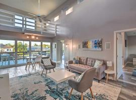 Modern Marco Island Retreat with Private Pool!，位于马可岛的Spa酒店