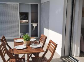 Albufeira beach apartment，位于阿尔布费拉的酒店