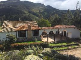 La Casona Cucaita. Sede Campestre，位于Cucaita的乡间豪华旅馆