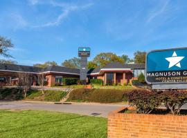 Magnuson Grand Hotel and Conference Center Tyler，位于泰勒Tyler Pounds Regional Airport - TYR附近的酒店